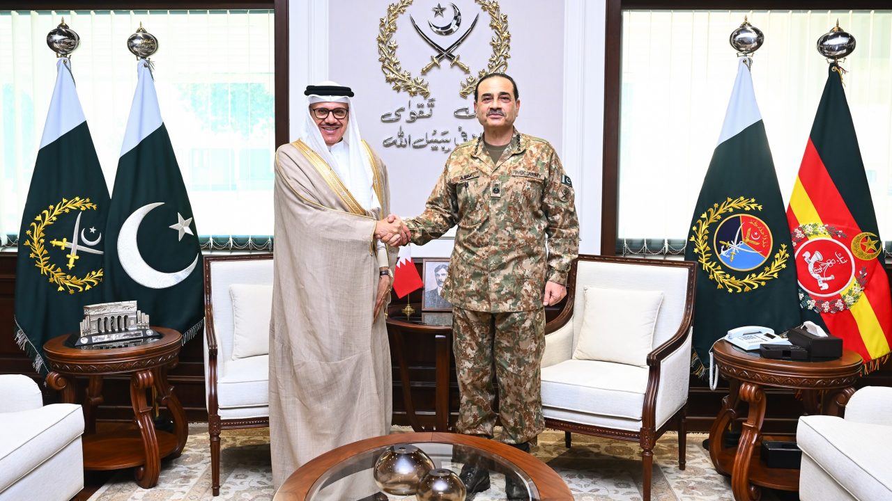بحرین کے وزیر خارجہ کی فیلڈ مارشل عاصم منیر سے ملاقات