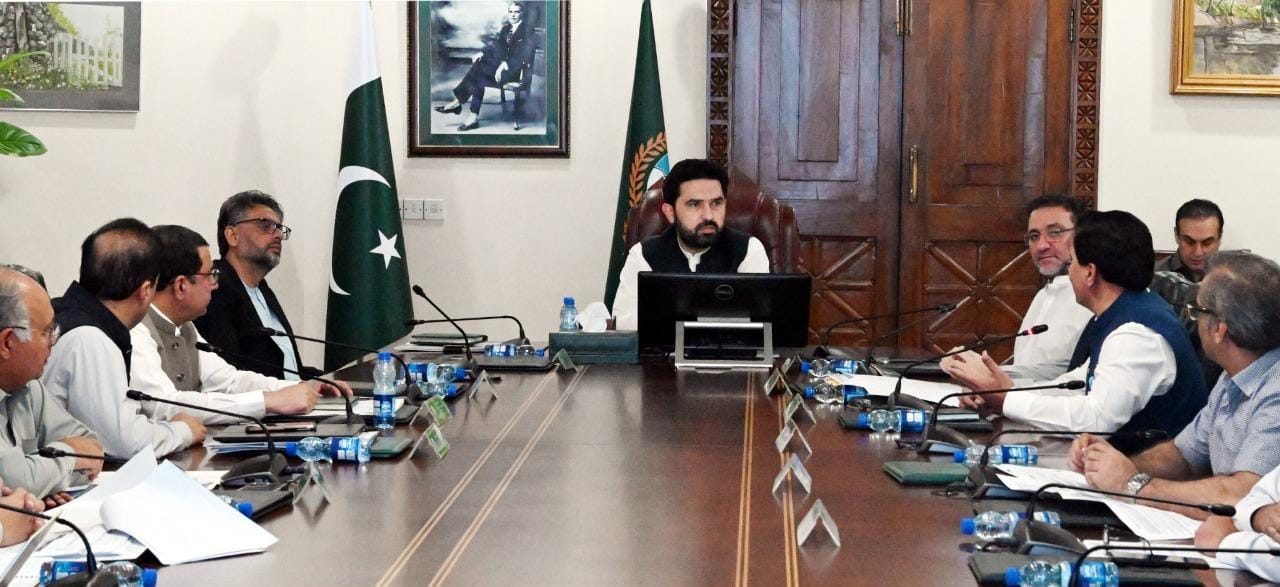 سہیل آفریدی کی زیرِ صدارت اجلاس، اسپتالوں کے ترقیاتی منصوبوں پر کام تیز کرنے کی ہدایت