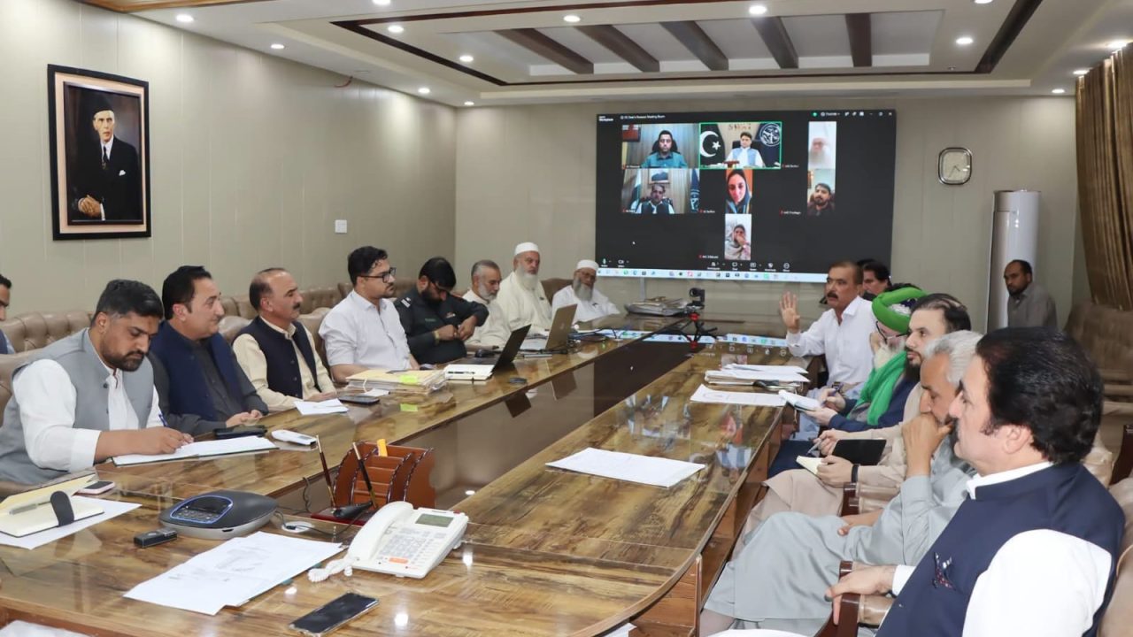 ڈپٹی کمشنر کی زیرِ صدارت ٹریفک مینجمنٹ اور رکشوں کے روٹ پرمٹس سے متعلق اجلاس